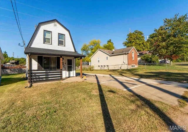 Photo 3 of Single family home for sale at 7021 Robbins Ave, Saint Louis, MO 63133 | MLS# MIS26067259 | Listing updated on 2026-10-28