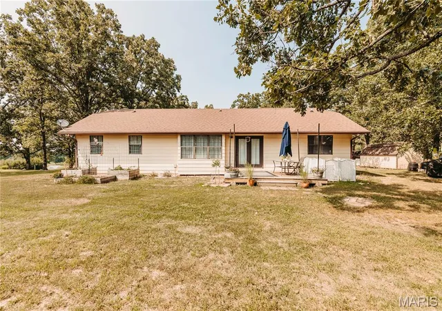 Photo 2 of Single family home for sale at 507 E 10th Street, Dixon, MO 65459 | MLS# MIS26067264 | Listing updated on 2026-10-21
