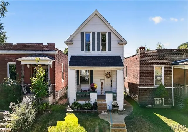 Photo 1 of Single family home for sale at 4350 Neosho St, Saint Louis, MO 63116 | MLS# MIS26067266 | Listing updated on 2026-10-27