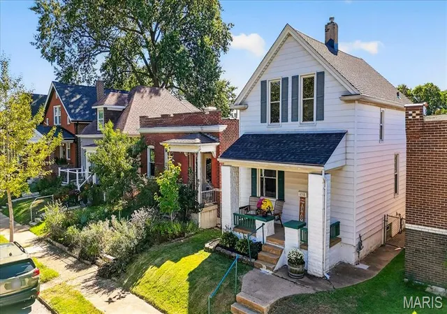 Photo 2 of Single family home for sale at 4350 Neosho St, Saint Louis, MO 63116 | MLS# MIS26067266 | Listing updated on 2026-10-27