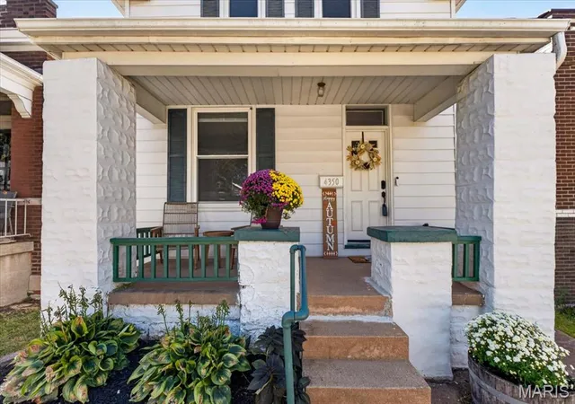 Photo 4 of Single family home for sale at 4350 Neosho St, Saint Louis, MO 63116 | MLS# MIS26067266 | Listing updated on 2026-10-27