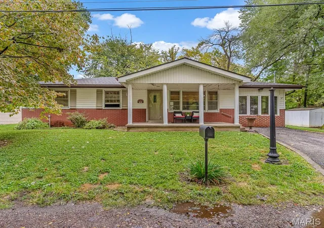 Photo 1 of Single family home for sale at 2 Timothy Ln, Belleville, IL 62226 | MLS# MIS26067273 | Listing updated on 2026-10-19