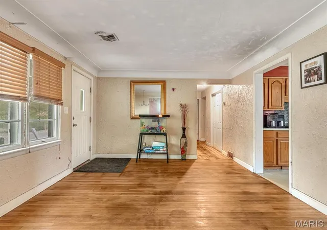 Photo 2 of Single family home for sale at 2 Timothy Ln, Belleville, IL 62226 | MLS# MIS26067273 | Listing updated on 2026-10-19