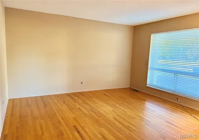 Photo 2 of Single family home for sale at 11716 Hollycrest Dr, Maryland Heights, MO 63043 | MLS# MIS26067276 | Listing updated on 2026-10-19