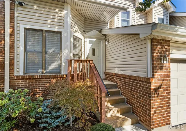 Photo 1 of Townhouse for sale at 1024 N Spoede Rd, Saint Louis, MO 63146 | MLS# MIS26067288 | Listing updated on 2026-10-23
