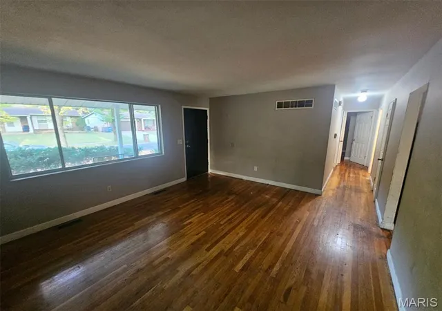 Photo 4 of Single family home for sale at 11908 Rio Grande Dr, Saint Louis, MO 63138 | MLS# MIS26067294 | Listing updated on 2026-10-26
