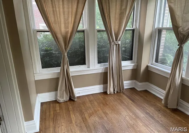 Photo 4 of Condo for sale at 5527 Waterman Blvd #1E, Saint Louis, MO 63112 | MLS# MIS26067297 | Listing updated on 2026-10-19