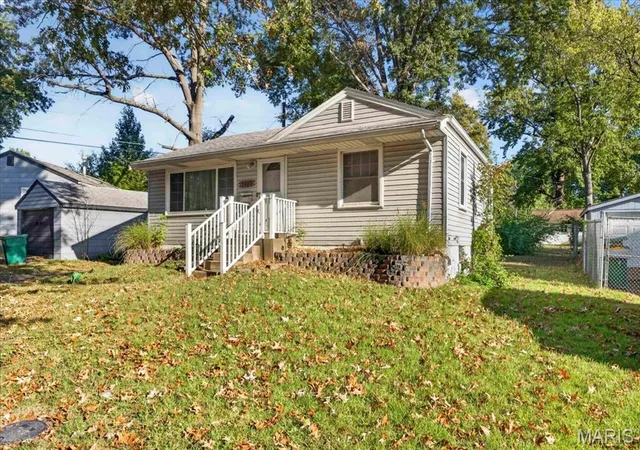 Photo 3 of Single family home for sale at 7427 Balfour Dr, Saint Louis, MO 63133 | MLS# MIS26067299 | Listing updated on 2026-10-29