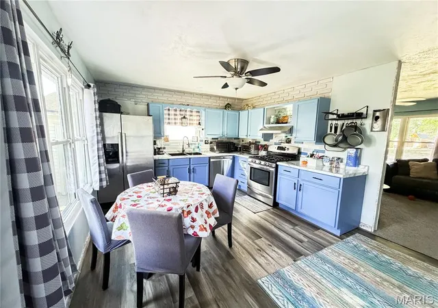 Photo 2 of Single family home for sale at 1445 Nelms Ave, Centralia, IL 62801 | MLS# MIS26067312 | Listing updated on 2026-10-22
