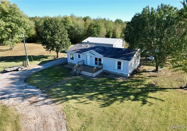Photo 4 of Manufactured home for sale at 16669 E Baseline Rd, Texico, IL 62889 | MLS# MIS26067317 | Listing updated on 2026-10-29