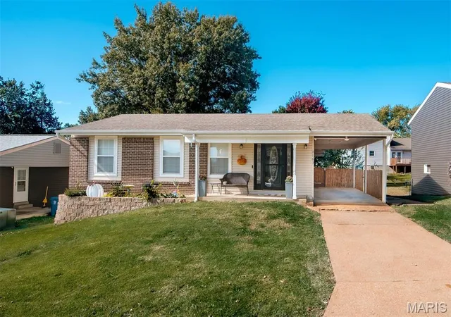 Photo 1 of Sale Pending at 3163 Meadowfield Dr, Arnold, MO 63010 | MLS# MIS26067319 | Listing updated on 2026-10-25