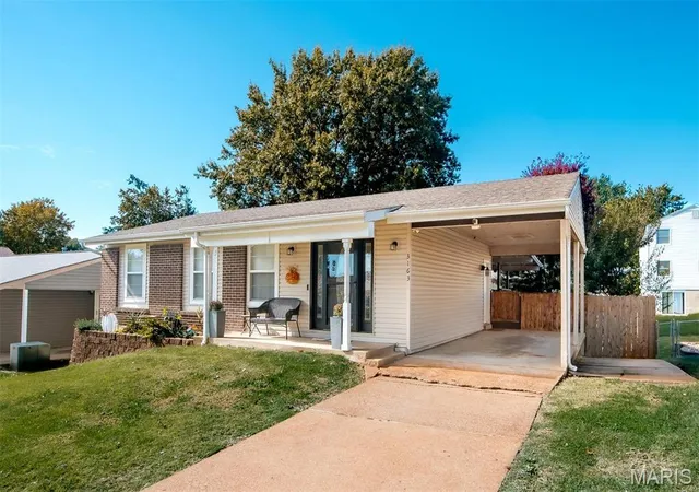 Photo 1 of Sale Pending at 3163 Meadowfield Dr, Arnold, MO 63010 | MLS# MIS26067319 | Listing updated on 2026-10-25