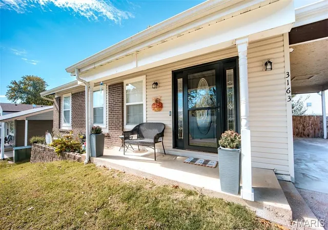 Photo 2 of Sale Pending at 3163 Meadowfield Dr, Arnold, MO 63010 | MLS# MIS26067319 | Listing updated on 2026-10-25