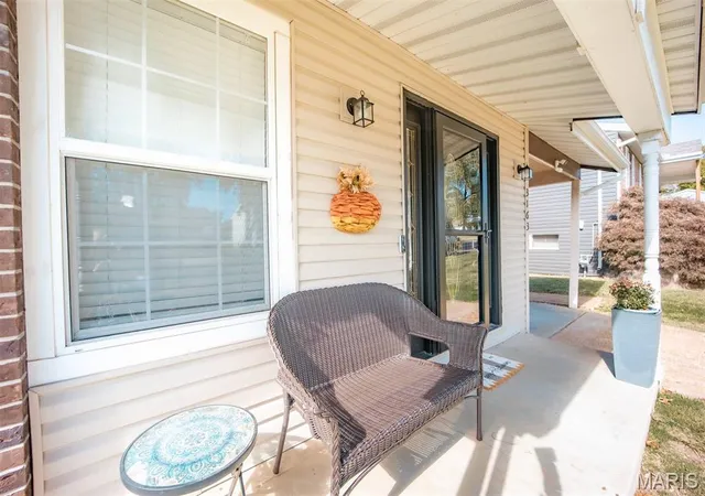 Photo 3 of Sale Pending at 3163 Meadowfield Dr, Arnold, MO 63010 | MLS# MIS26067319 | Listing updated on 2026-10-25