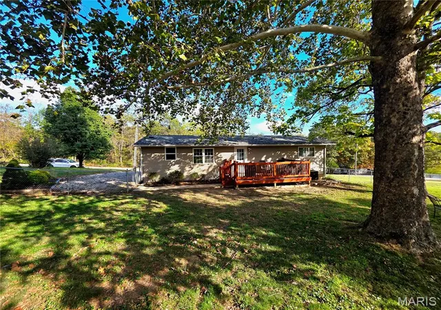 Photo 2 of Single family home for sale at 317 Red Bird Cir, Saint Clair, MO 63077 | MLS# MIS26067334 | Listing updated on 2026-10-28