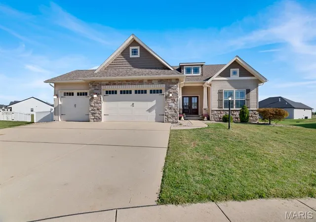 Photo 2 of Single family home for sale at 7125 Richmond Dr, Glen Carbon, IL 62034 | MLS# MIS26067337 | Listing updated on 2026-10-22