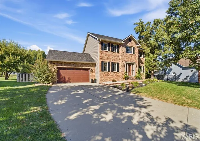 Photo 3 of Single family home for sale at 38 Ernst Dr, Glen Carbon, IL 62034 | MLS# MIS26067339 | Listing updated on 2026-10-24