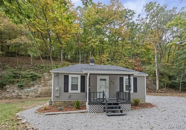 Photo 3 of Single family home for sale at 508 N Market St, Grafton, IL 62037 | MLS# MIS26067340 | Listing updated on 2026-10-20