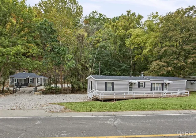 Photo 2 of Single family home for sale at 508 N Market St, Grafton, IL 62037 | MLS# MIS26067340 | Listing updated on 2026-10-20