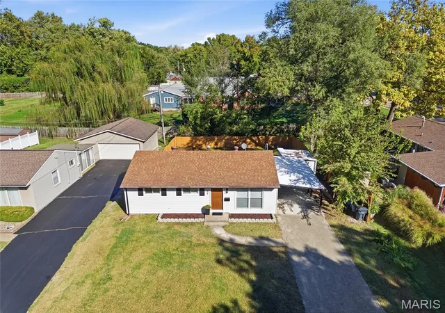 Photo 2 of Single family home for sale at 59 Lillian Dr, Belleville, IL 62226 | MLS# MIS26067349 | Listing updated on 2026-10-23