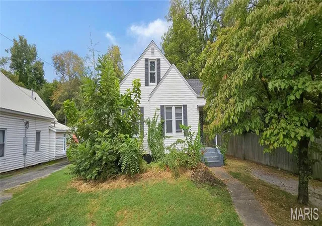 Single family home for sale at 213 Danforth St, Charleston, MO 63834 | MLS# MIS26067350