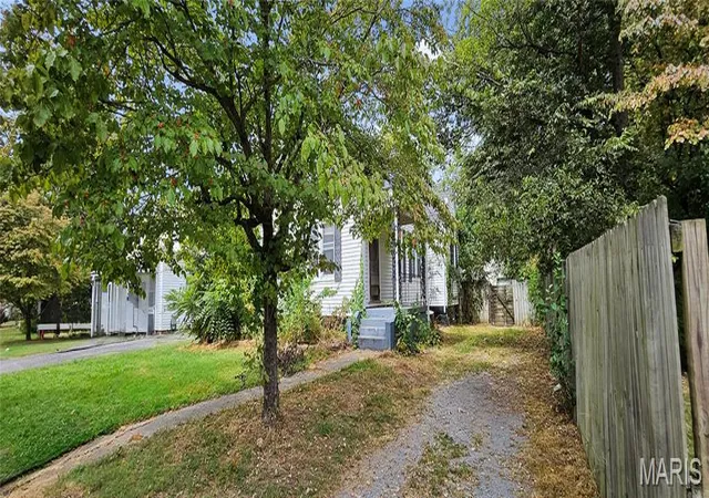 Photo 2 of Single family home for sale at 213 Danforth St, Charleston, MO 63834 | MLS# MIS26067350 | Listing updated on 2026-10-22