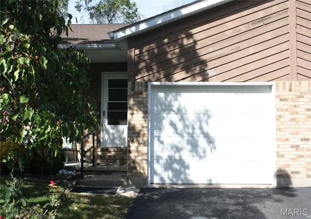 Photo 2 of Condo for sale at 35 Wenona Ct, Washington, MO 63090 | MLS# MIS26067357 | Listing updated on 2026-10-21