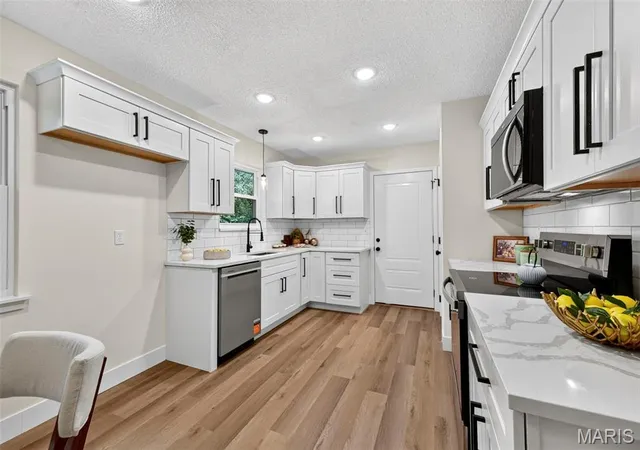 Photo 3 of Single family home for sale at 1911 Jean Dr, Arnold, MO 63010 | MLS# MIS26067361 | Listing updated on 2026-10-22