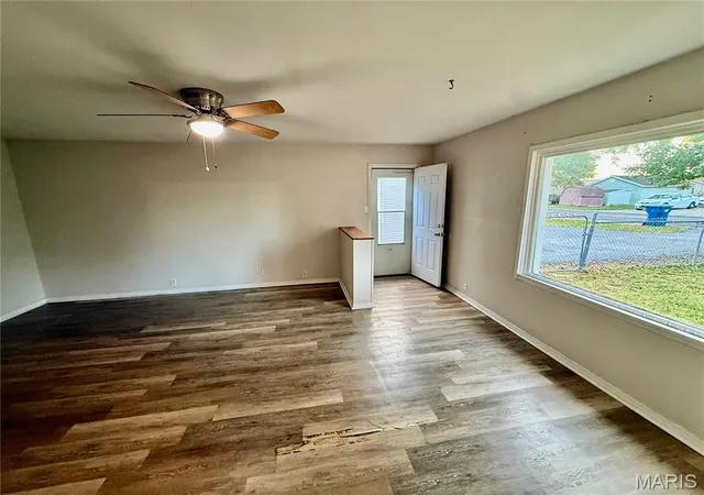 Photo 2 of Single family home for sale at 308 Indiana Ave, South Roxana, IL 62087 | MLS# MIS26067367 | Listing updated on 2026-10-21