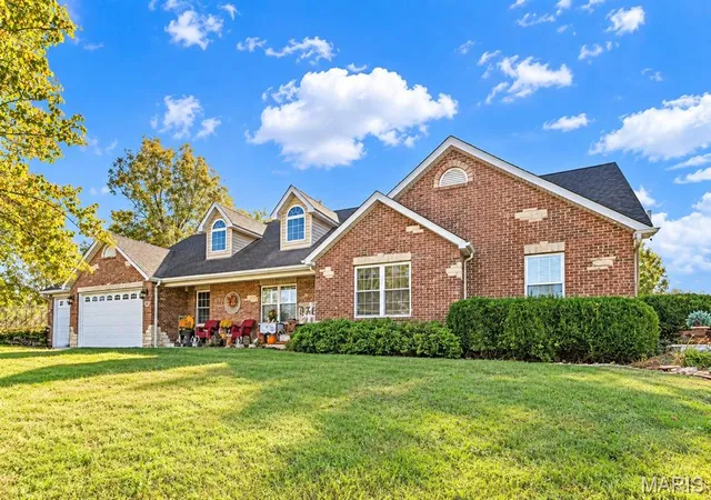 Photo 1 of Single family home for sale at 976 Brownsmill Rd, Elsberry, MO 63343 | MLS# MIS26067372 | Listing updated on 2026-10-28