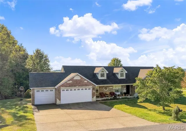 Photo 3 of Single family home for sale at 976 Brownsmill Rd, Elsberry, MO 63343 | MLS# MIS26067372 | Listing updated on 2026-10-28