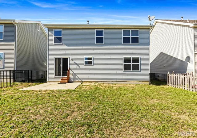 Photo 3 of Single family home for sale at 104 Peruque Ests Ln, Wentzville, MO 63385 | MLS# MIS26067373 | Listing updated on 2026-10-22