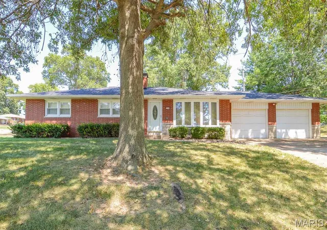 Photo 1 of Single family home for sale at 1244 N Evergreen Ln, Columbia, IL 62236 | MLS# MIS26067374 | Listing updated on 2026-10-22