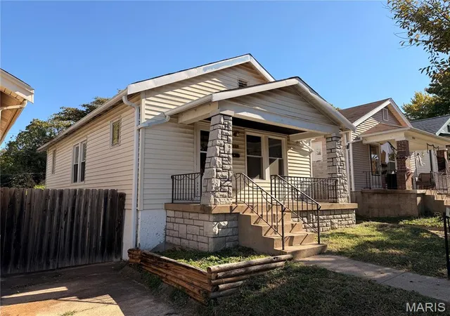 Photo 2 of Sale Pending at 3747 Neosho St, Saint Louis, MO 63116 | MLS# MIS26067375 | Listing updated on 2026-10-26