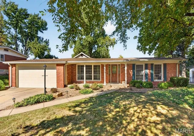 Photo 1 of Single family home for sale at 832 Westwood Dr, Ballwin, MO 63011 | MLS# MIS26067376 | Listing updated on 2026-10-22