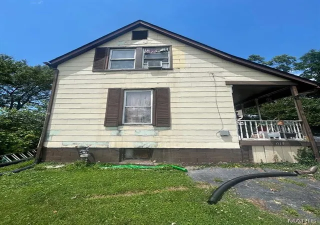 Photo 1 of Single family home for sale at 3015 Endicott Ave, Saint Louis, MO 63114 | MLS# MIS26067377 | Listing updated on 2026-10-20