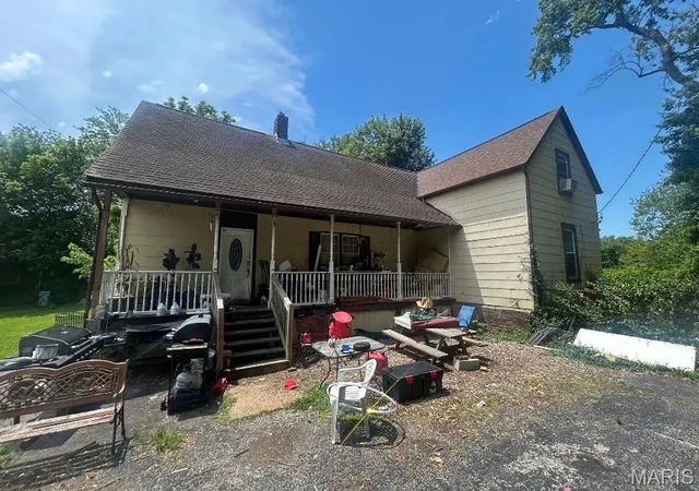 Photo 2 of Single family home for sale at 3015 Endicott Ave, Saint Louis, MO 63114 | MLS# MIS26067377 | Listing updated on 2026-10-20