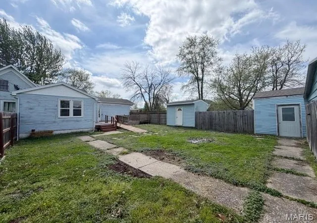 Photo 4 of Single family home for sale at 409 N 2nd Street, Wellsville, MO 63384 | MLS# MIS26067378 | Listing updated on 2026-10-22