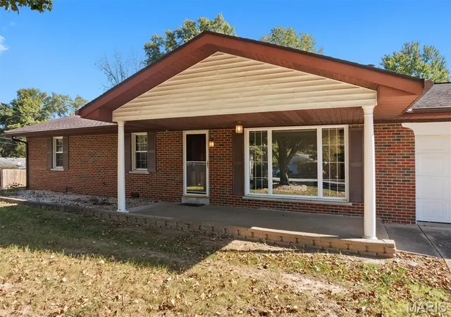 Photo 2 of Single family home for sale at 7 Ivy Ct, Belleville, IL 62220 | MLS# MIS26067381 | Listing updated on 2026-10-23