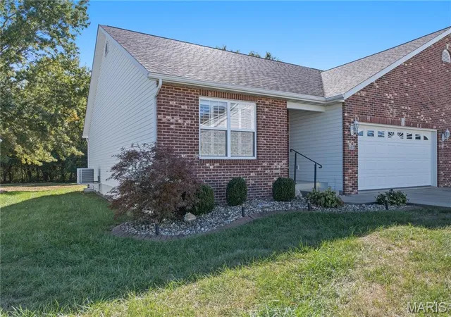 Photo 3 of Condo for sale at 602 Elizabeth Dr #602, Litchfield, IL 62056 | MLS# MIS26067382 | Listing updated on 2026-10-21