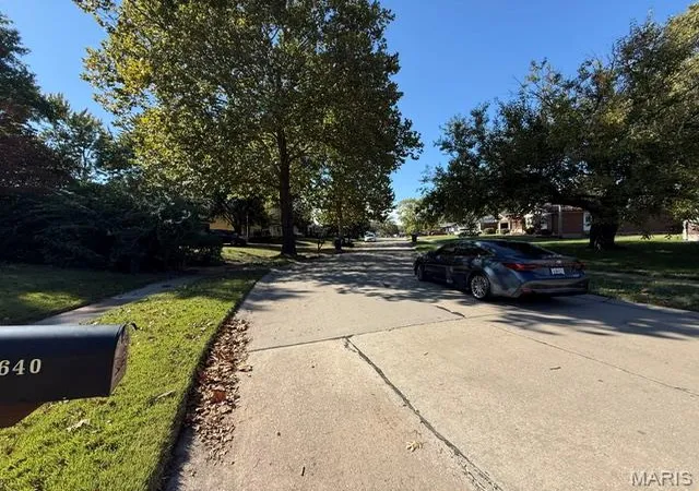 Photo 3 of Single family home for sale at 2640 Woodsage Dr, Florissant, MO 63033 | MLS# MIS26067390 | Listing updated on 2026-10-26