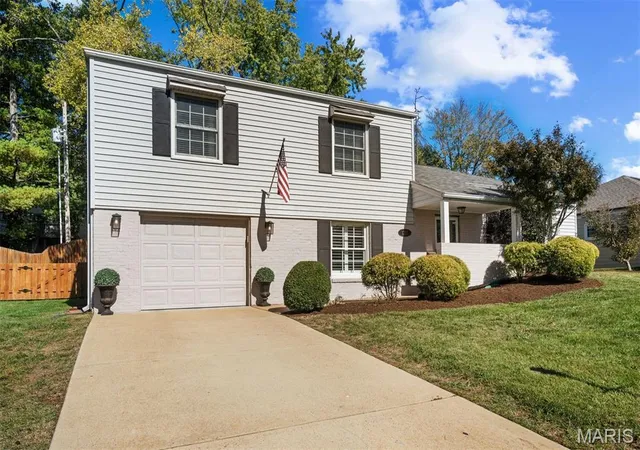 Photo 2 of Single family home for sale at 1255 Brownell Ave, Saint Louis, MO 63122 | MLS# MIS26067399 | Listing updated on 2026-10-29