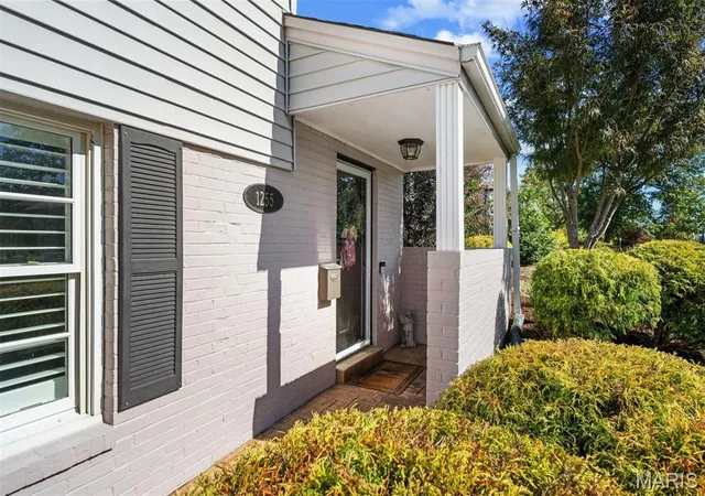 Photo 3 of Single family home for sale at 1255 Brownell Ave, Saint Louis, MO 63122 | MLS# MIS26067399 | Listing updated on 2026-10-29