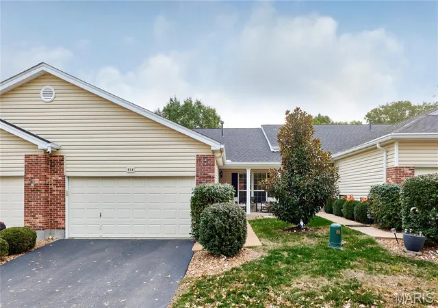 Single family home for sale at 814 Woodside Trails Dr, Ballwin, MO 63021 | MLS# MIS26067401