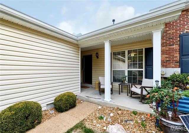 Photo 3 of House for sale at 814 Woodside Trails Dr, Ballwin, MO 63021 | MLS# MIS26067401 | Listing updated on 2026-10-29