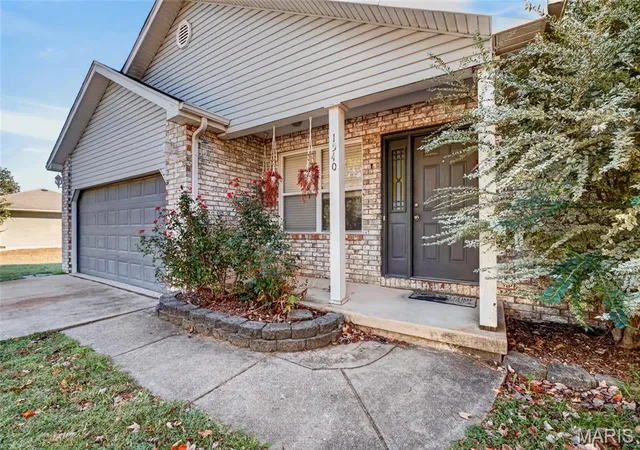 Photo 2 of Single family home for sale at 1540 Dara Dr, Lebanon, MO 65536 | MLS# MIS26067406 | Listing updated on 2026-10-21