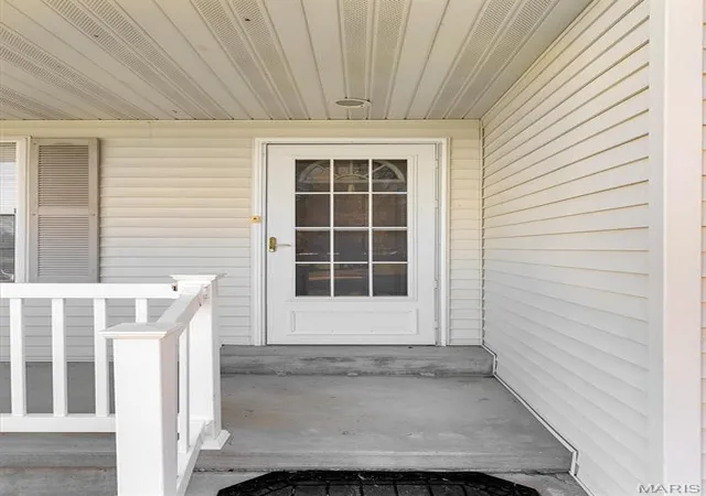 Photo 3 of Single family home for sale at 574 Bon Oaks Dr, Sullivan, MO 63080 | MLS# MIS26067407 | Listing updated on 2026-10-26