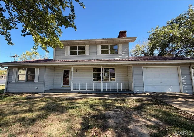 Single family home for sale at 705 S Elm St, Van Buren, MO 63965 | MLS# MIS26067416