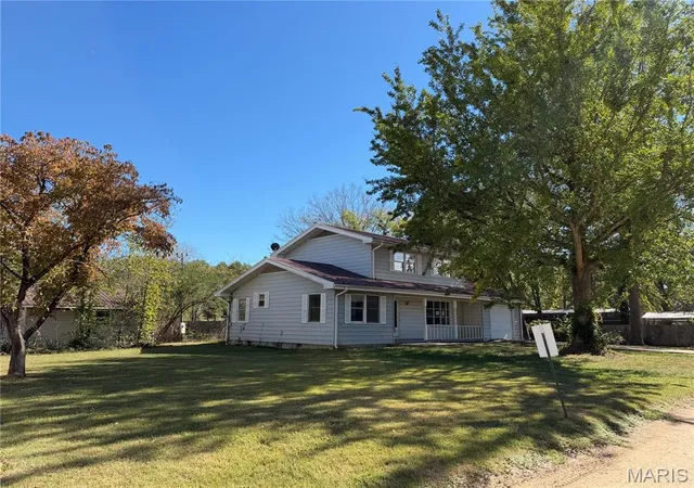 Photo 2 of Single family home for sale at 705 S Elm St, Van Buren, MO 63965 | MLS# MIS26067416 | Listing updated on 2026-10-20