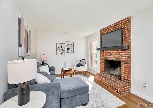 Photo 1 of Townhouse for sale at 21 Park Charles Blvd S #B, Saint Peters, MO 63376 | MLS# MIS26067425 | Listing updated on 2026-10-23